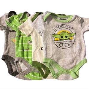 0-3 Months 4-piece bundle of Star Wars short sleeve onesies